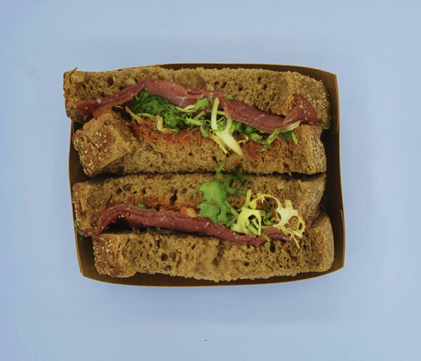 ToGo sandwich pastrami parmezaanse kaas